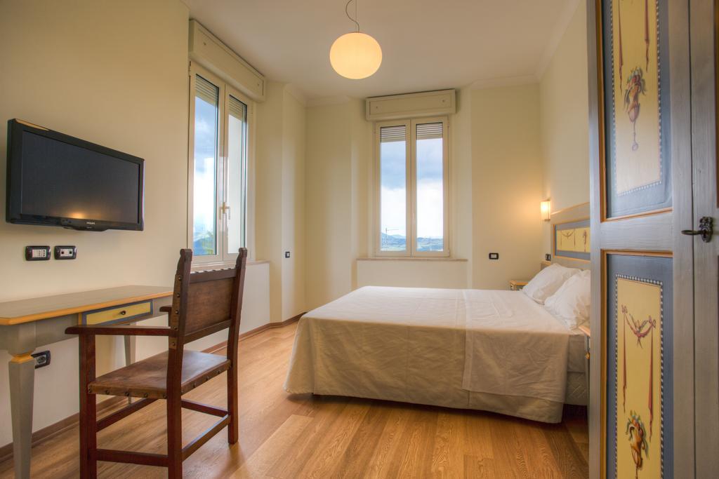 Hotel Il Duca Del Montefeltro Pennabilli Pokoj fotografie